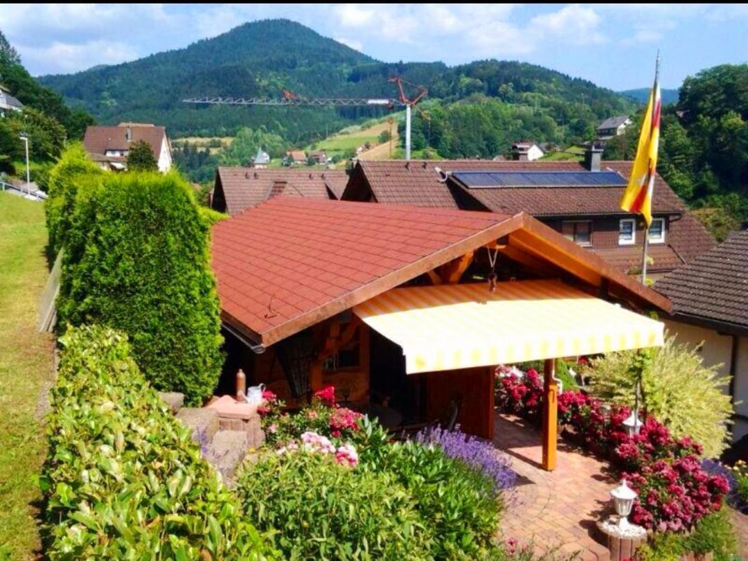 Gaestehaus Haaser Hotell Bad Peterstal-Griesbach Exteriör bild